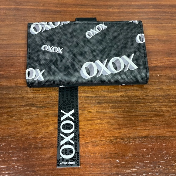 XOXO Lydia Bifold Small Wallet Black with White XOXO Logo - Picture 2 of 3